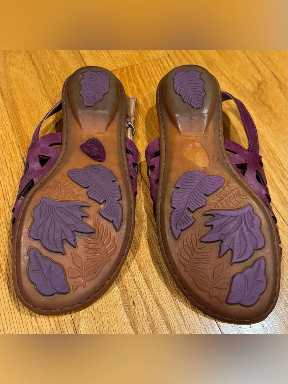 Born Women’s Purple Soft Leather Sandals size 8: Hand Crafted Footware: